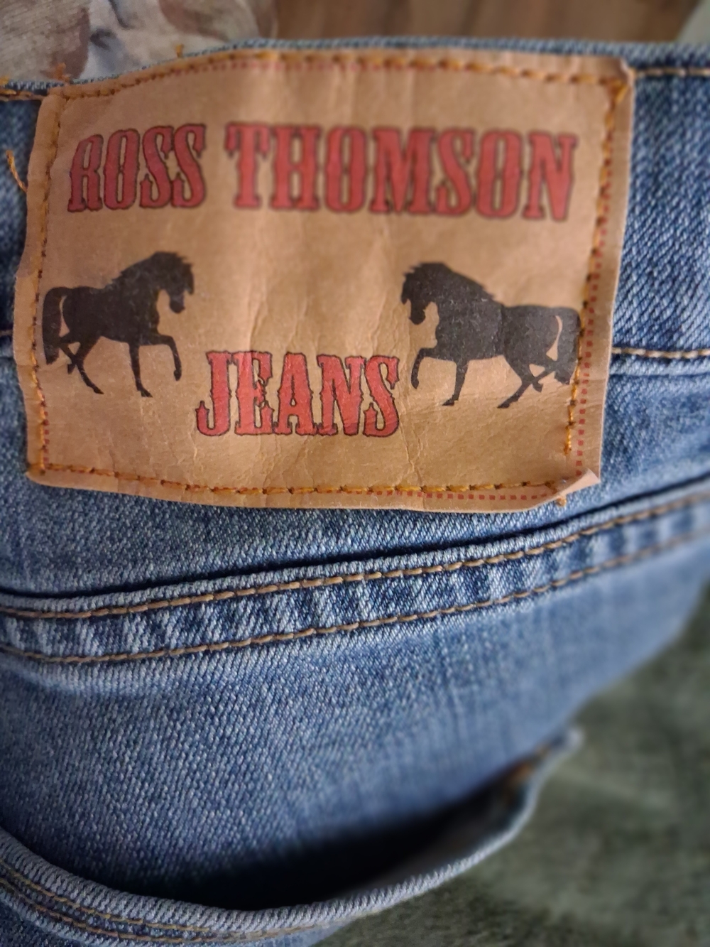 Thompson Relaxed-Fit Faded Blue Woman's Jeans